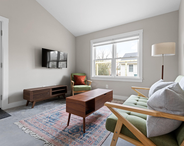 313 Dacian Avenue - Photo Thumbnail 5