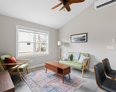 313 Dacian Avenue - Photo Thumbnail 4