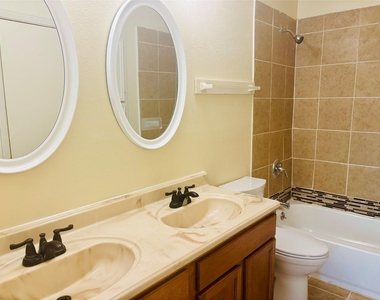 1206 Tartan Ln - Photo Thumbnail 24