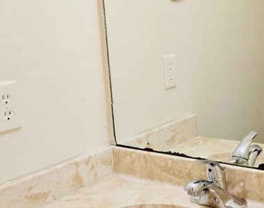 1206 Tartan Ln - Photo Thumbnail 14