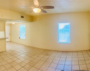 1206 Tartan Ln - Photo Thumbnail 12