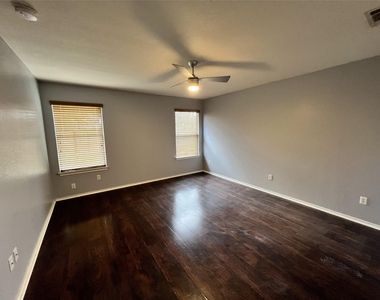 13501 Marie Ln - Photo Thumbnail 8