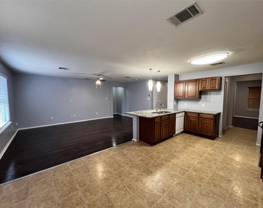 13501 Marie Ln - Photo Thumbnail 3