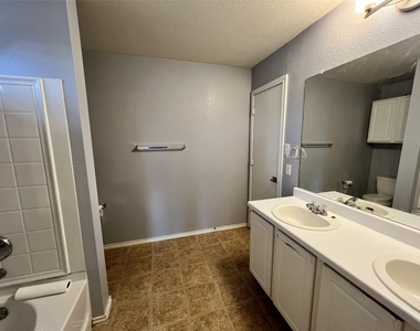 13501 Marie Ln - Photo Thumbnail 10