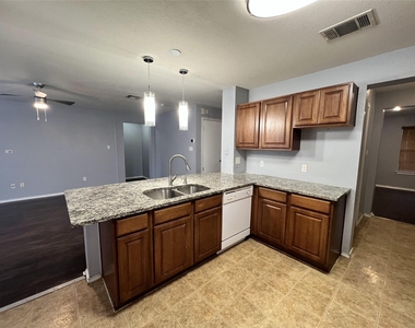 13501 Marie Ln - Photo Thumbnail 7