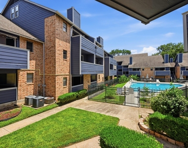 2500 Burleson Rd - Photo Thumbnail 18