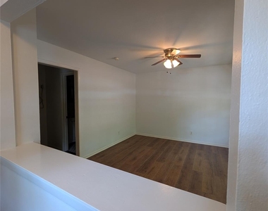 3119 Tom Green St - Photo Thumbnail 10