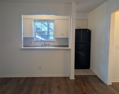 3119 Tom Green St - Photo Thumbnail 7