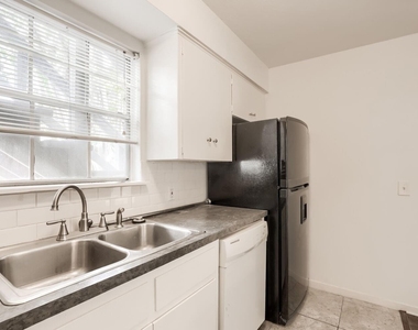 3119 Tom Green St - Photo Thumbnail 7
