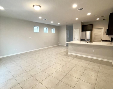 1725 Fountain Bridge Dr - Photo Thumbnail 16