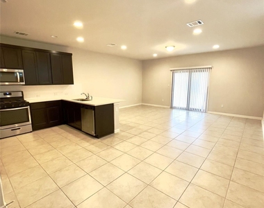 1725 Fountain Bridge Dr - Photo Thumbnail 12
