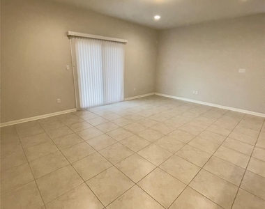 1725 Fountain Bridge Dr - Photo Thumbnail 14