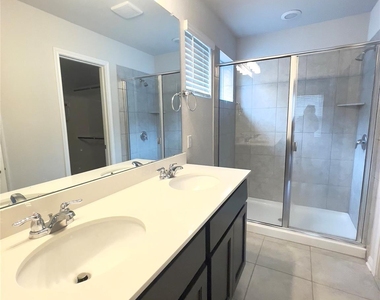1725 Fountain Bridge Dr - Photo Thumbnail 23