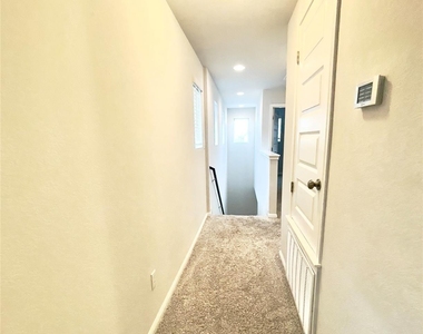 1725 Fountain Bridge Dr - Photo Thumbnail 26