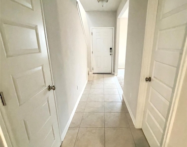 1725 Fountain Bridge Dr - Photo Thumbnail 5