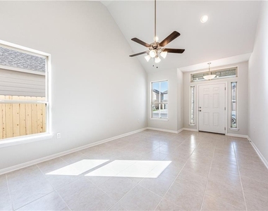 708 Durness Dr - Photo Thumbnail 4