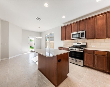 708 Durness Dr - Photo Thumbnail 6