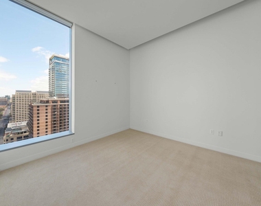 210 Lavaca St - Photo Thumbnail 12