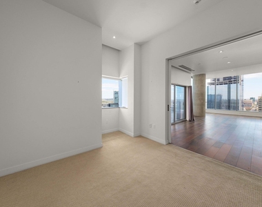 210 Lavaca St - Photo Thumbnail 20