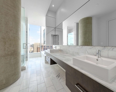 210 Lavaca St - Photo Thumbnail 16