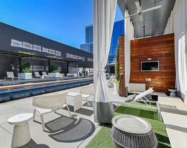 210 Lavaca St - Photo Thumbnail 32