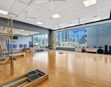 210 Lavaca St - Photo Thumbnail 35