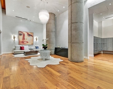 210 Lavaca St - Photo Thumbnail 38
