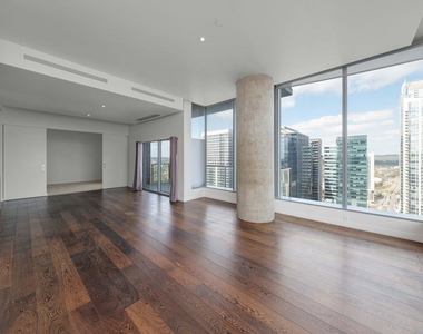 210 Lavaca St - Photo Thumbnail 10
