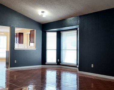 12331 Yarmont Way - Photo Thumbnail 21