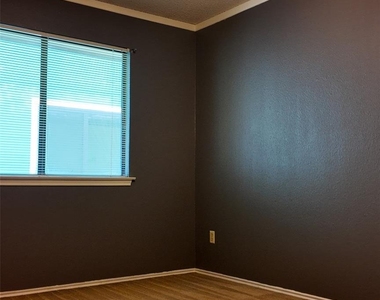 12331 Yarmont Way - Photo Thumbnail 14