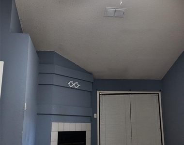 12331 Yarmont Way - Photo Thumbnail 12