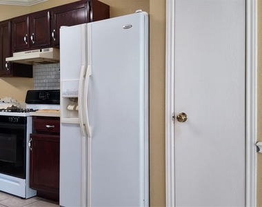 12331 Yarmont Way - Photo Thumbnail 18