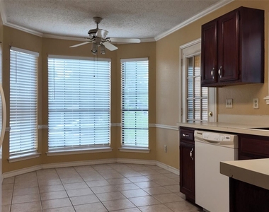 12331 Yarmont Way - Photo Thumbnail 5
