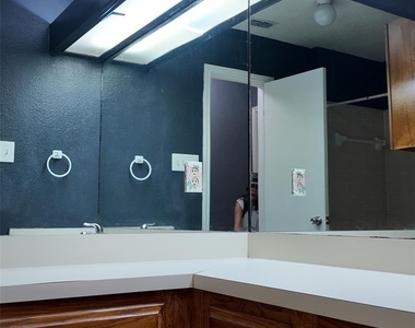 12331 Yarmont Way - Photo Thumbnail 15