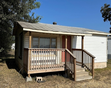 1321 Harris Hill Rd - Photo Thumbnail 5