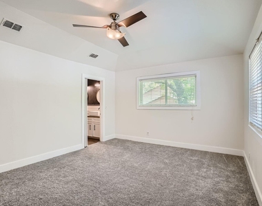 1712 Hermitage Dr - Photo Thumbnail 6
