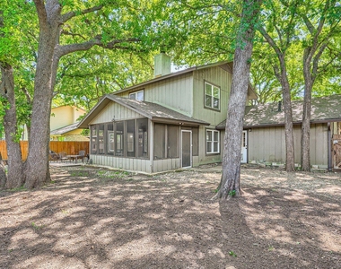 1712 Hermitage Dr - Photo Thumbnail 10