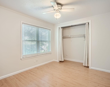 1712 Hermitage Dr - Photo Thumbnail 7