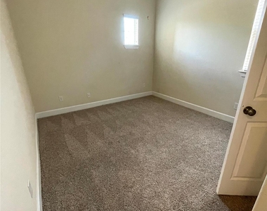 236 Galveston Island Ln - Photo Thumbnail 8
