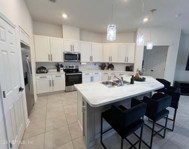 7223 Hawkes Bend Street Street - Photo Thumbnail 9