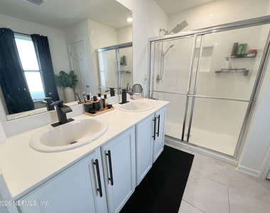 7223 Hawkes Bend Street Street - Photo Thumbnail 6