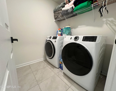 7223 Hawkes Bend Street Street - Photo Thumbnail 14