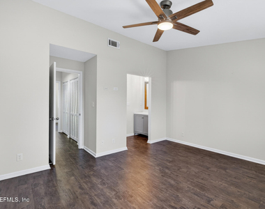 7701 Baymeadows Circle W - Photo Thumbnail 28