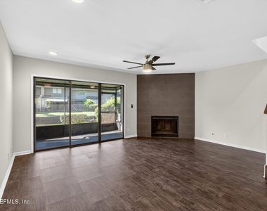 7701 Baymeadows Circle W - Photo Thumbnail 18