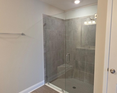 721 Narvarez Avenue - Photo Thumbnail 23