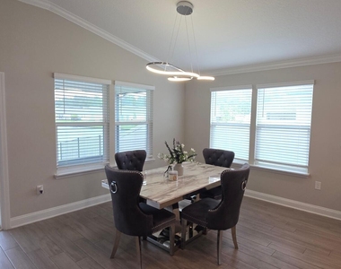 721 Narvarez Avenue - Photo Thumbnail 8