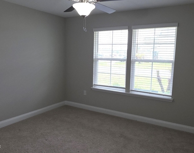 721 Narvarez Avenue - Photo Thumbnail 13