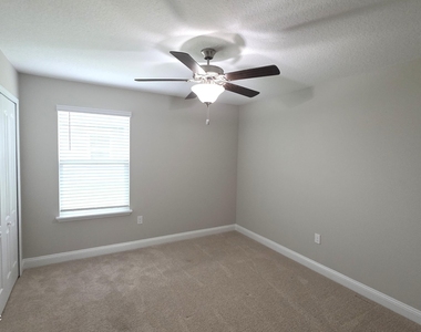721 Narvarez Avenue - Photo Thumbnail 15