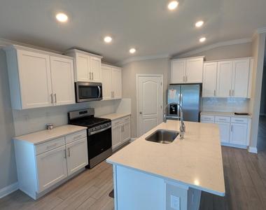 721 Narvarez Avenue - Photo Thumbnail 7
