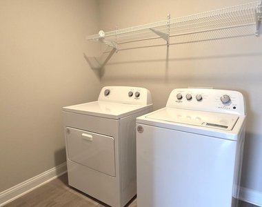 721 Narvarez Avenue - Photo Thumbnail 10